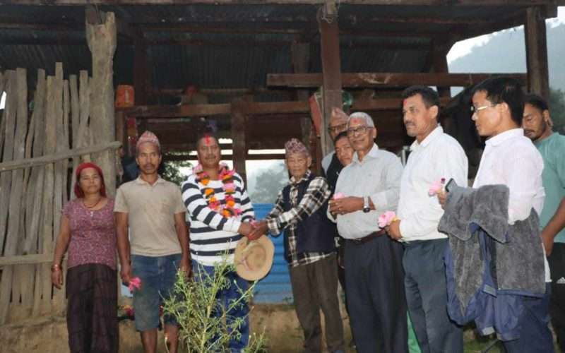 विप्लवद्वारा अर्घाखाँचीको सितङ्गामा रहेको जनकम्युनको अवलोकन