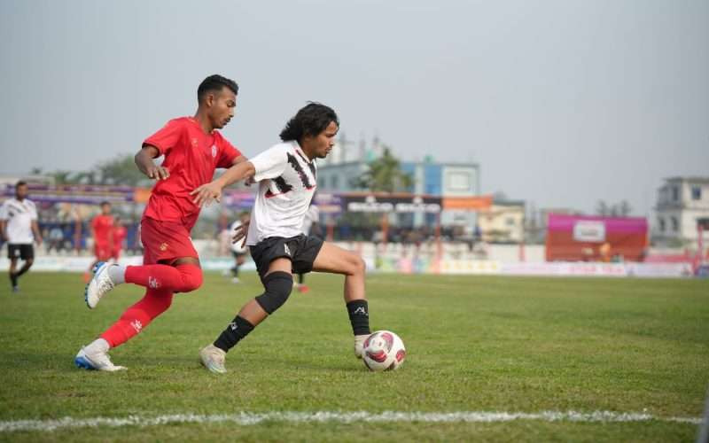 पुलिसलाई हराउँदै भद्रपुर ब्लेजर्स भद्रपुर झापा गोल्डकपको सेमिफाइनलमा