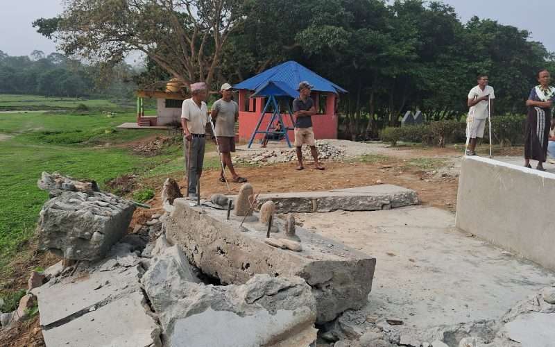 मेचीनगरमा हिन्दु आस्थामाथि डोजर—पातलगङ्गास्थित सनसारी माईको मन्दिर भत्काइयो