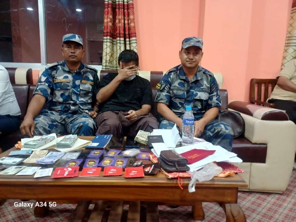 काकडभिट्टा नाकाबाट आधा केजी सुन, २० हजार डलर र भारु ८५ हजारसहित भारतीय नागरिक पक्राउ  प्रविण अधिकारी