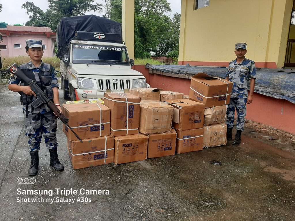 जोरसिमल चेकपोस्ट बाट सशस्त्र प्रहरीले समात्यो पिकअप सहित तस्करीको सामान