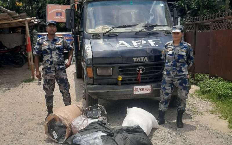 जोरसिमलबाट भन्सार छलीका कपडा बरामद