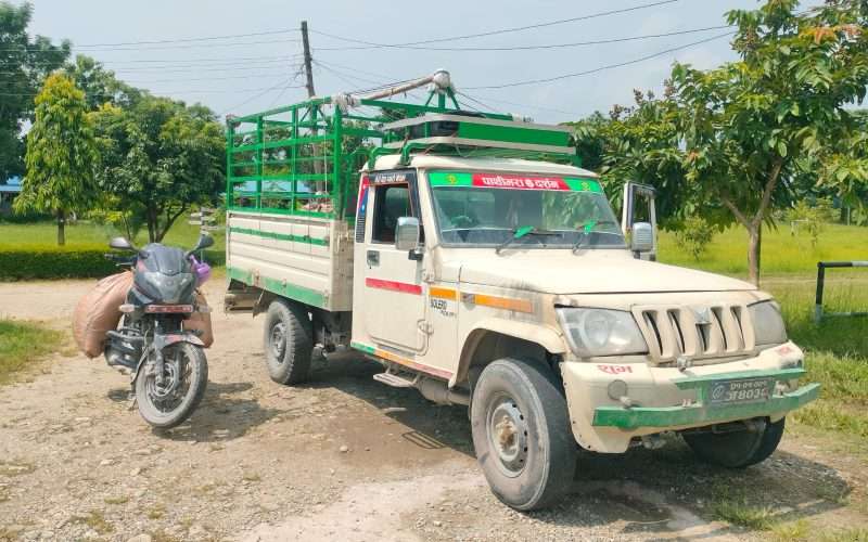 भन्सार छलीको ३२ बोरा चिनी सहित दुईवटा सवारी सशस्त्र प्रहरीद्वारा नियन्त्रणमा  नियन्त्रण