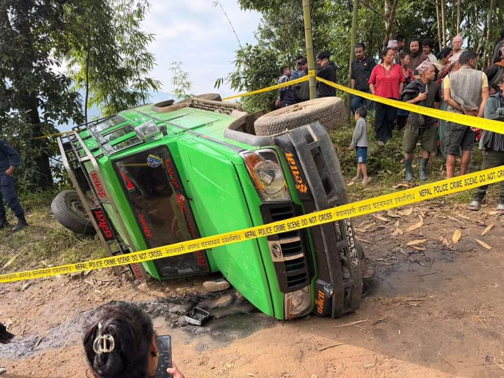 देउमाईमा बोलेरो दुर्घटना हुँदा चालकको घटनास्थलमै मृत्यु