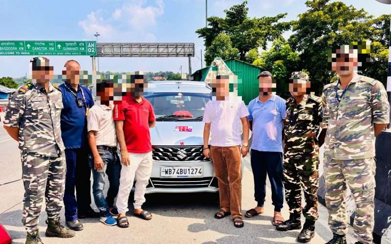 काकडभिट्टा-पानीटंकी  नाकामा सुन–चाँदीसहित ४ भारतीय पक्राउ, गाडीसहित भन्सार बुझाइयो